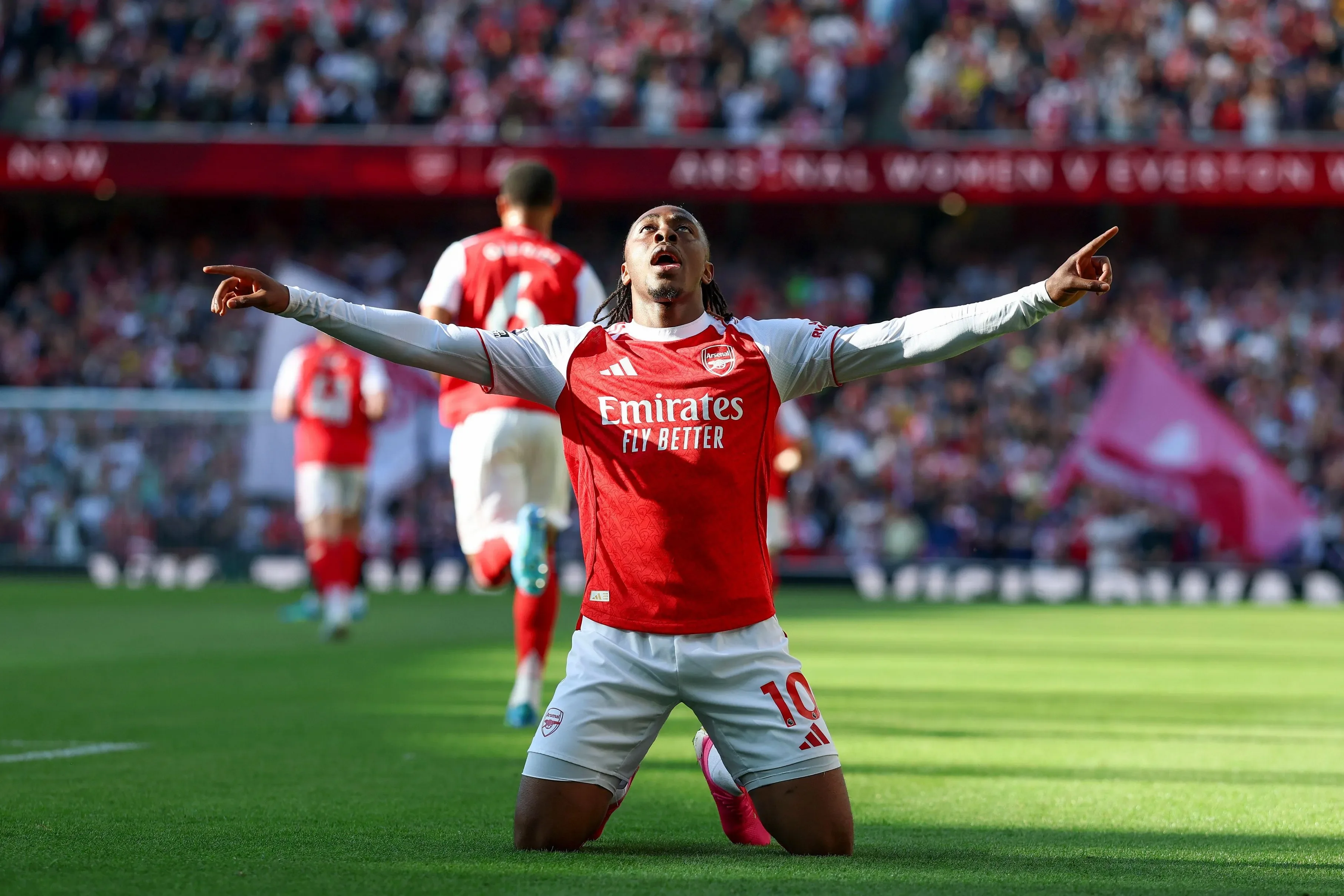 Arsenal sufre pero gana: 1-0 ante Newcastle y vuelve a liderar la Premier League